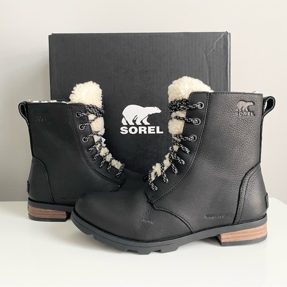 NEW Sorel Emelie Shearling Short Lace Up Cozy Black White Fur Boots Shoes Sz 6.5 - Picture 4 of 15